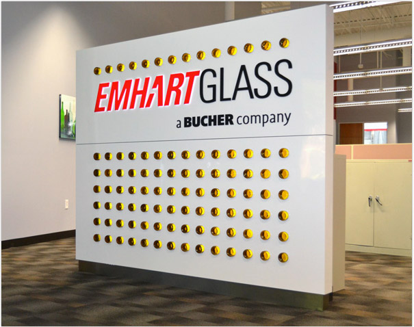 Logo wall "Emhart glass"