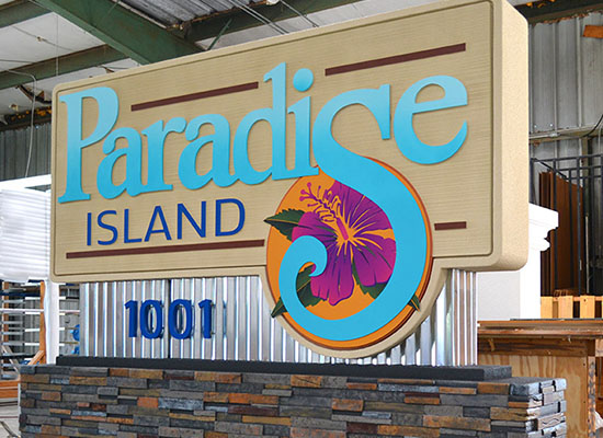 "Paradise Island" Monument Signage